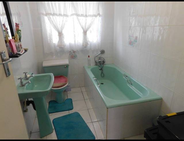 3 BEDROOM HOUSE FOR SALE IN UMHLATUZANA